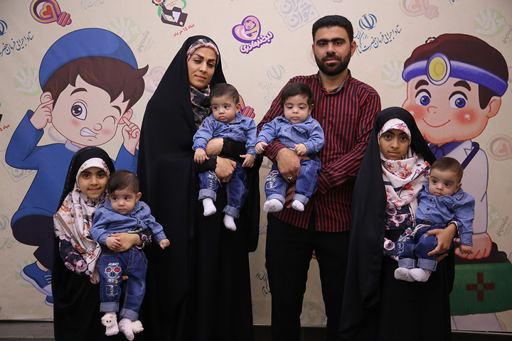 گزارش تصویری / حمایت بنیاد 15 خرداد از خانواده‌های دارای فرزند چندقلو
