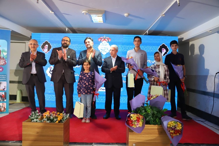 تقدیر بنیاد ۱۵ خرداد از دانشآموزان  ایدهپرداز حوزه توانبخشی تقدیر بنیاد ۱۵ خرداد از دانشآموزان  ایدهپرداز حوزه توانبخشی